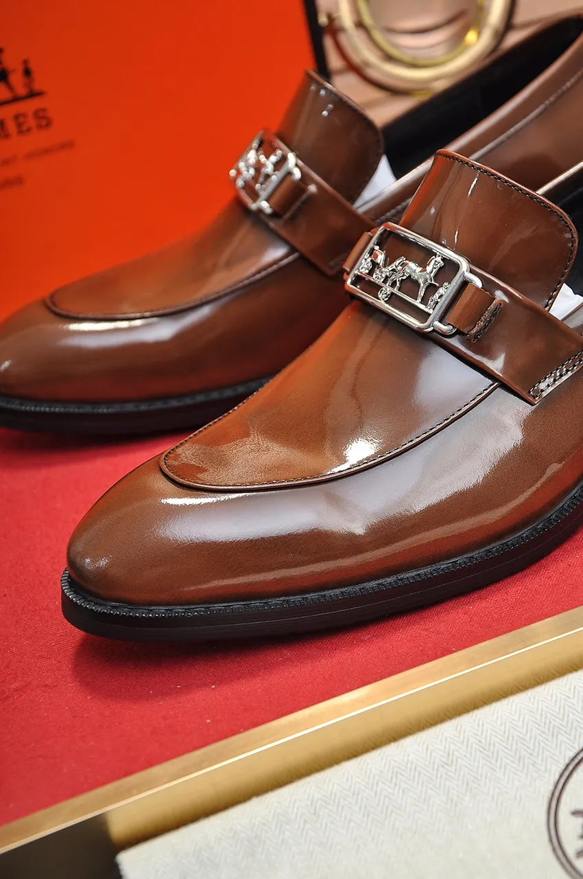 Men's shoes💰480💶[HERMES] (sheepskin lining)🍀Italian top luxury🍀He does not pursue novel styles and gorgeous colors, but attracts the favor of successful men with his flawless, elegant and classic style! This very, very comfortable, simple and stable style makes it easy to match any style! The pattern is absolutely 1:1 refined from the original case, and we strive for excellence in materials, imported cowhide + cowhide lining💪💪💪extraordinary texture👍! .Black brown code number: 38 to 45 (45 customized)